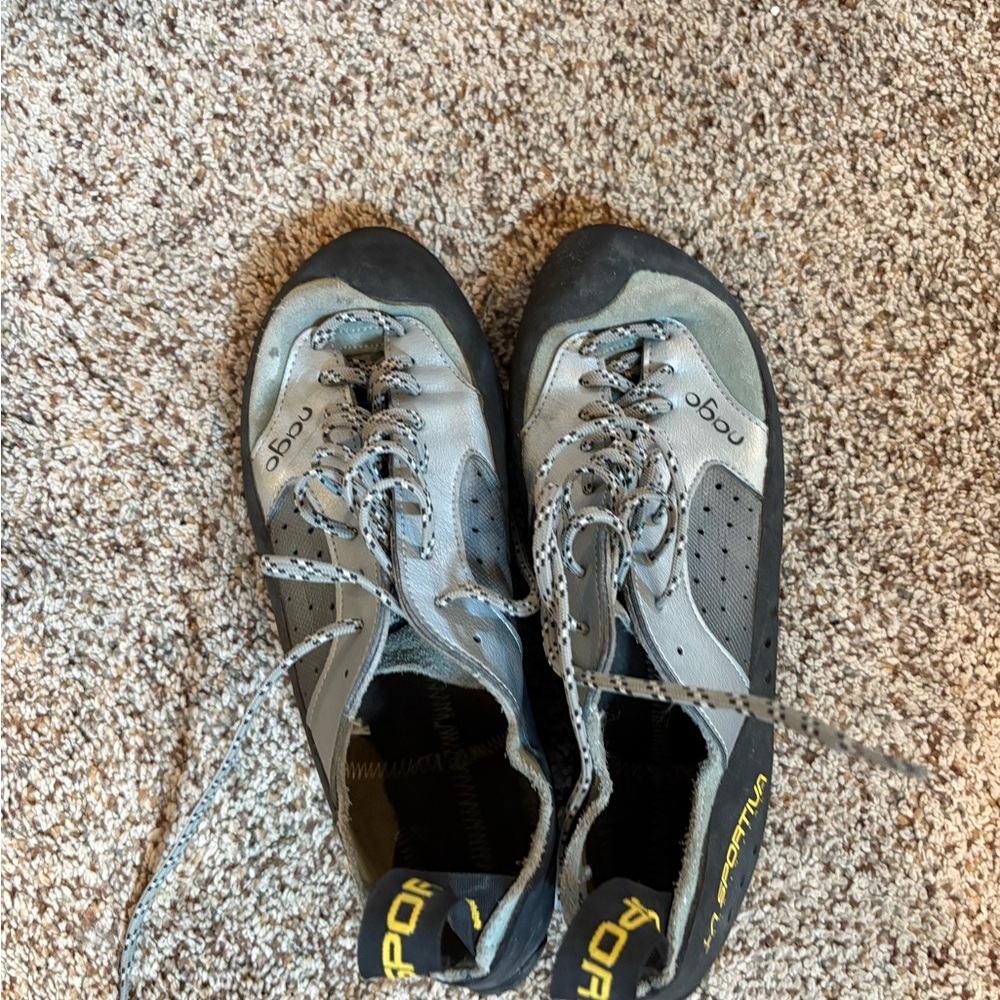 La Sportiva Climbing Shoes in Gray and silver teal. Women’s 7